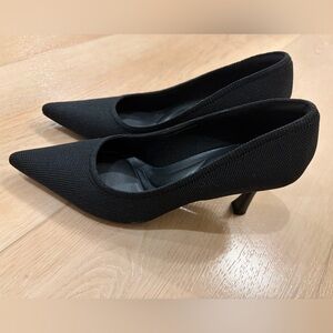 EternalPace Minimalist Stiletto Heeled Pump Size 7